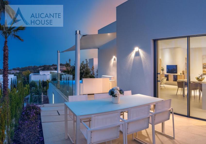 New luxury villa in Alicante